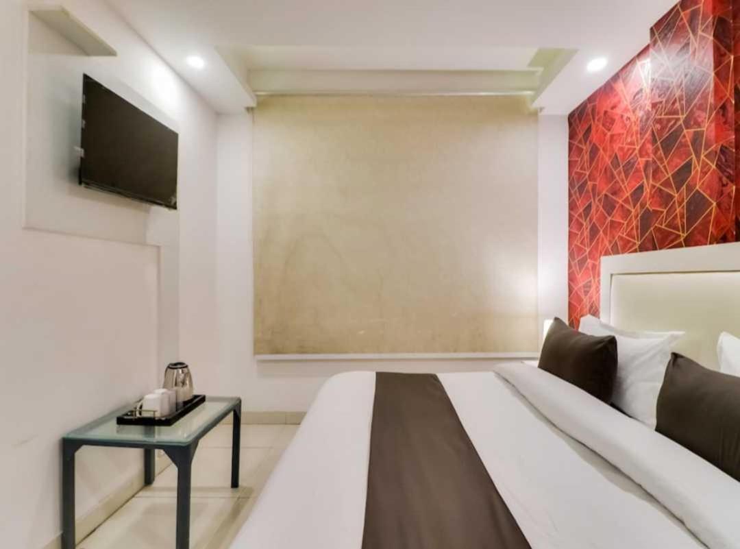 Hotel O Galaxy Stay New Delhi Exteriör bild
