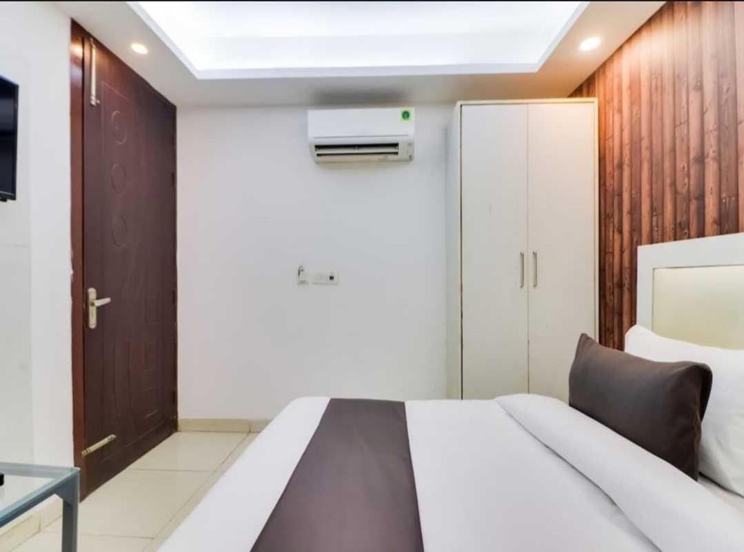 Hotel O Galaxy Stay New Delhi Exteriör bild