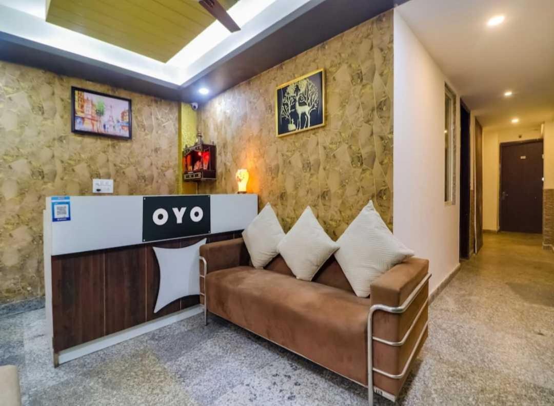 Hotel O Galaxy Stay New Delhi Exteriör bild