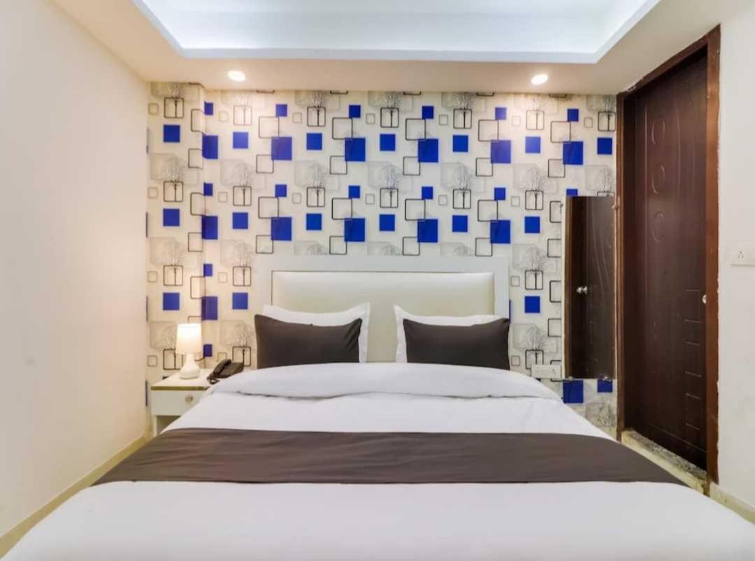 Hotel O Galaxy Stay New Delhi Exteriör bild